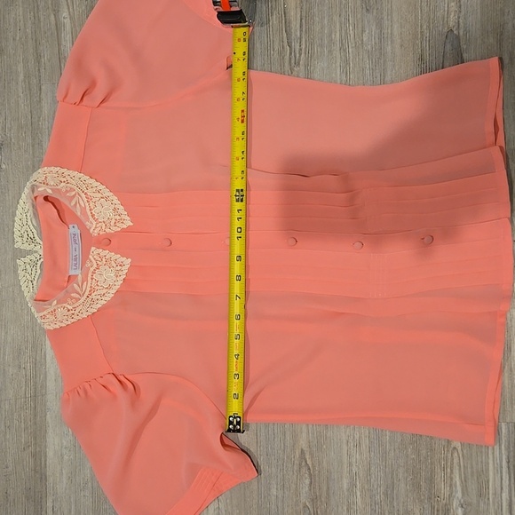 Vintage 80s Peach Blouse with Lace Collar - GrannyCore! - Picture 7 of 9